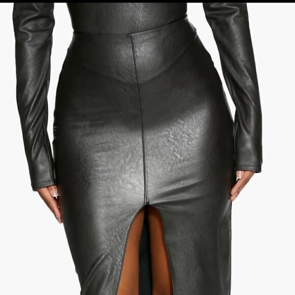 NWT Naked Wardrobe Black Faux Leather Midi Skirt 2X Front Slit - Picture 3 of 15